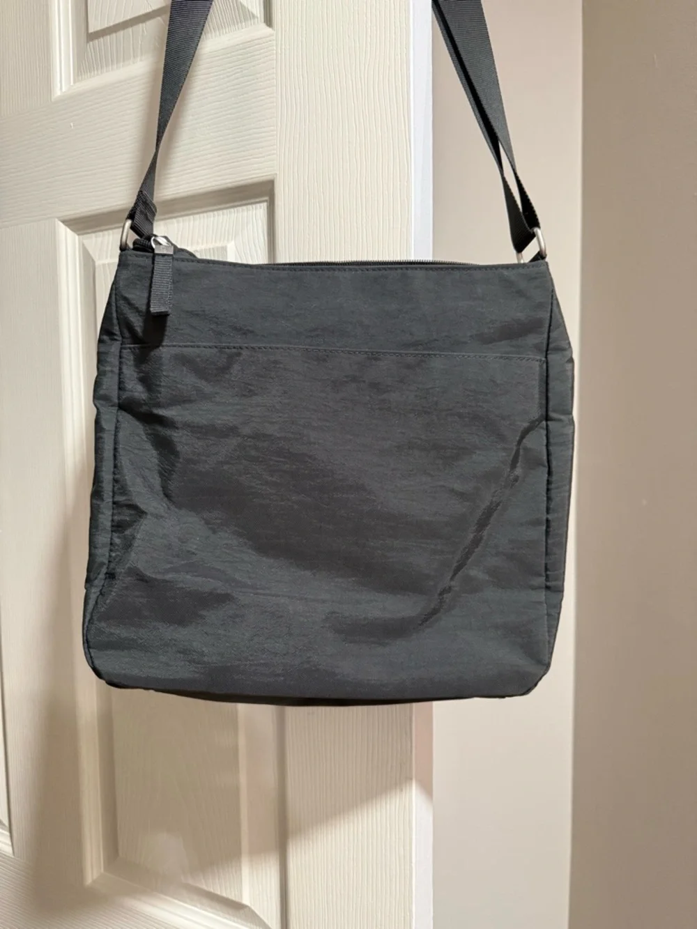 Baggalini crossbody in great condition - Picture 4 of 6